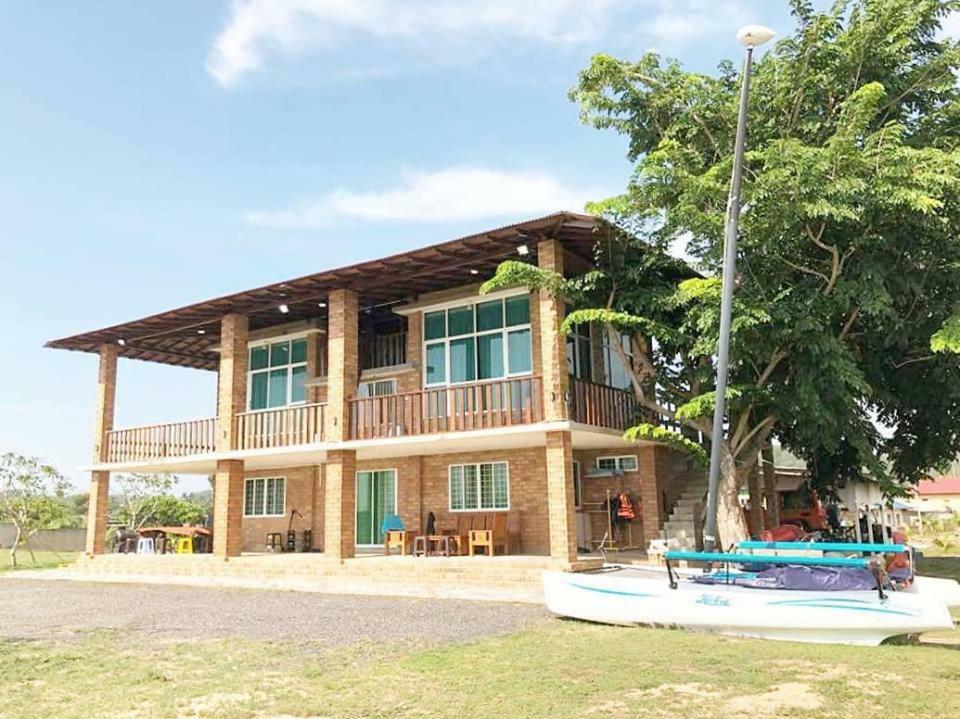 Ombak Deru Lodge Marang Extérieur photo